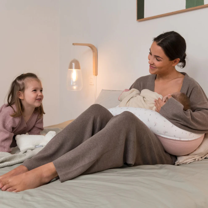 Coussin d&#039;Allaitement et Maternité Buddy  Fleur Rose - Doomoo